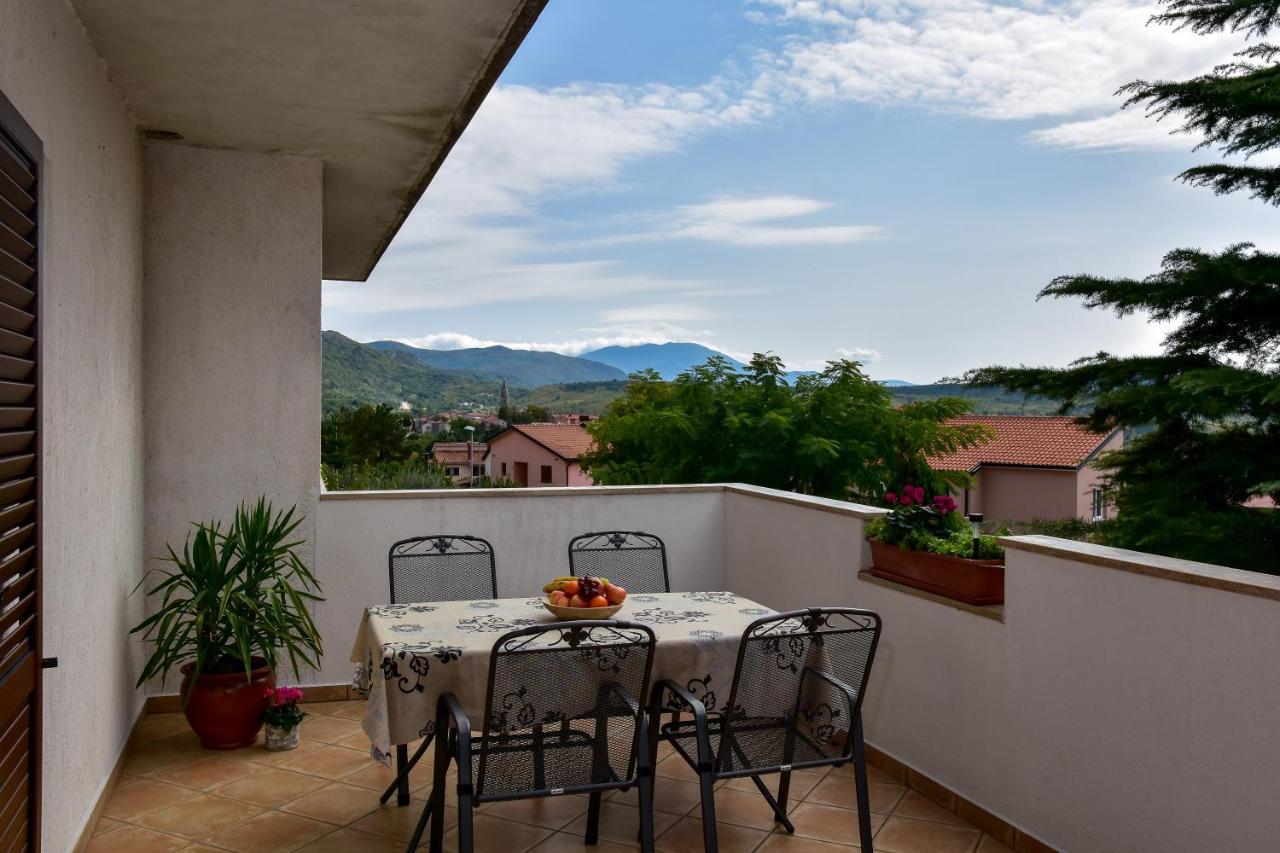 Grabar Apartamento Roč